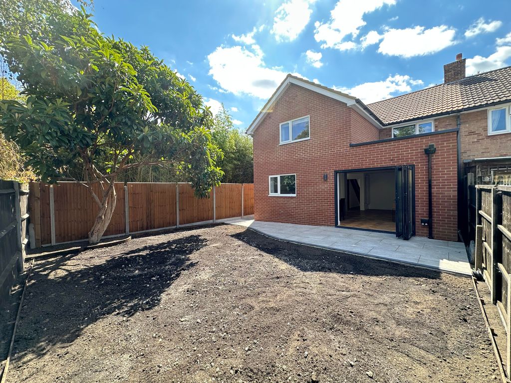 Property photo 2 of 34