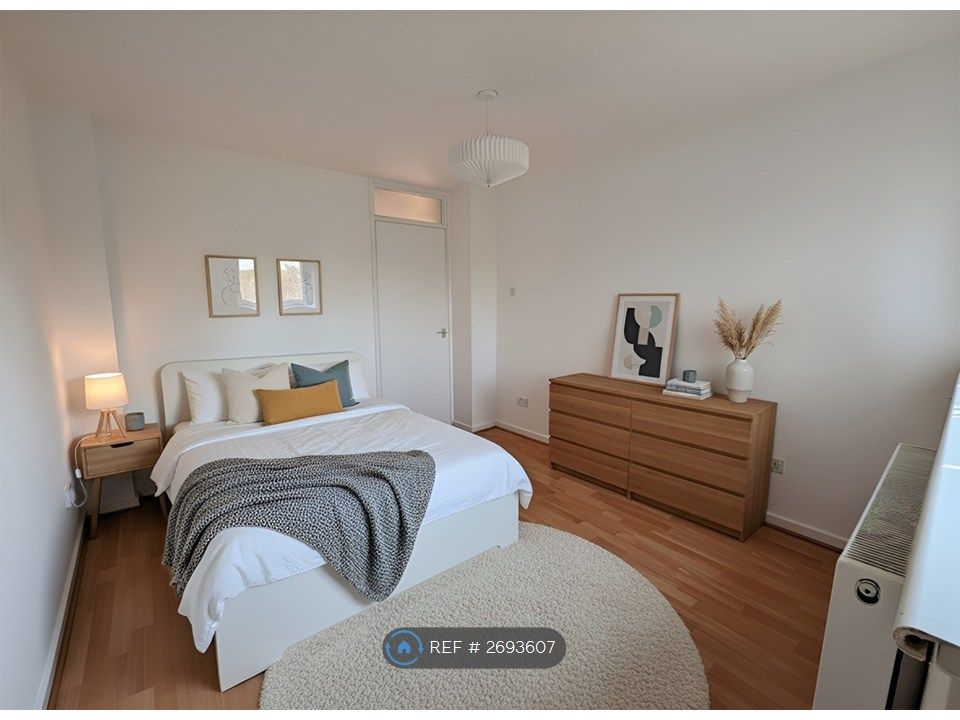 Property photo 2 of 4 Bedroom