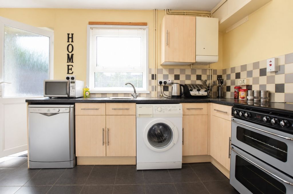 Property photo 3 of 12 Kit-Popa