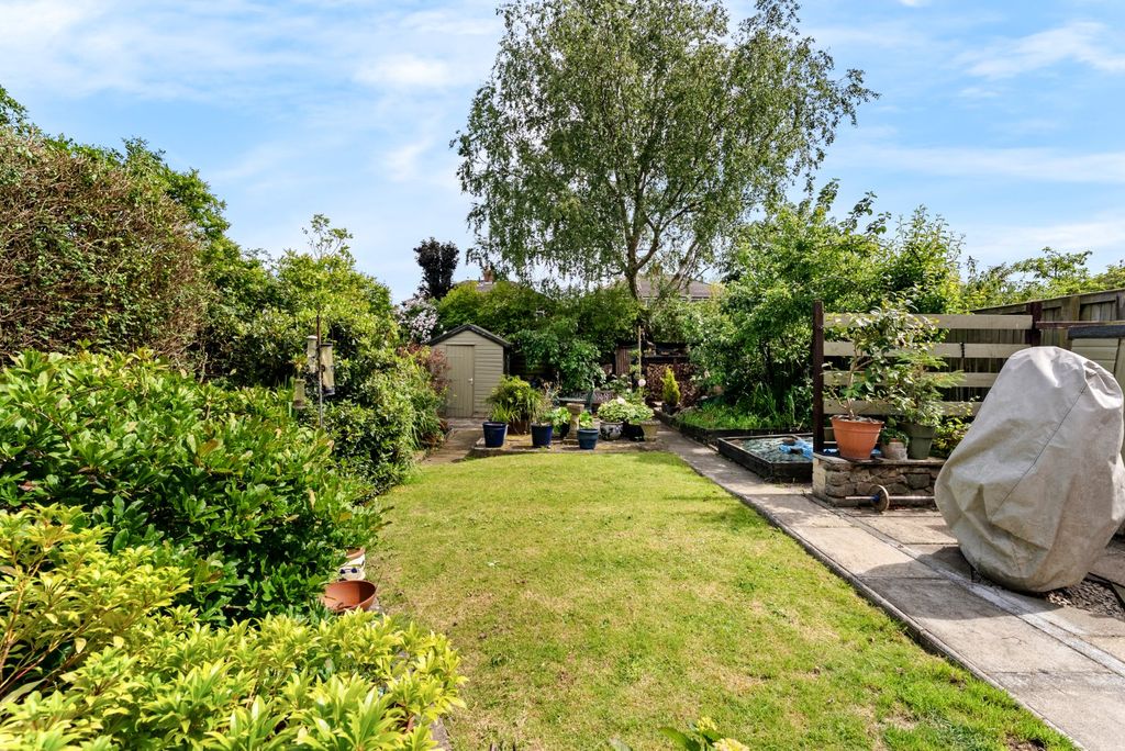 Property photo 2 of 17 Picture No. 18