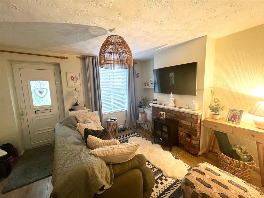 Property photo 2 of 11