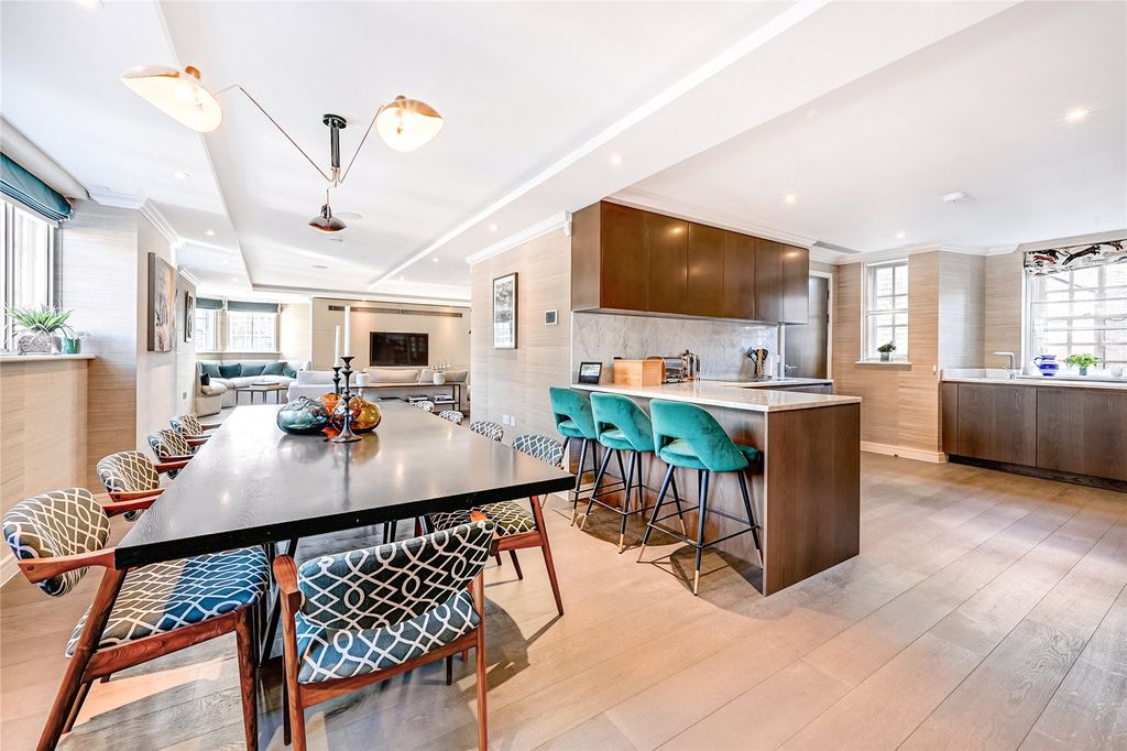 Property photo 3 of 17 Open Plan Living