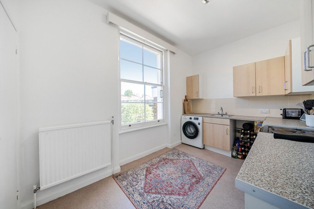 Property photo 3 of 11 Picture No. 24