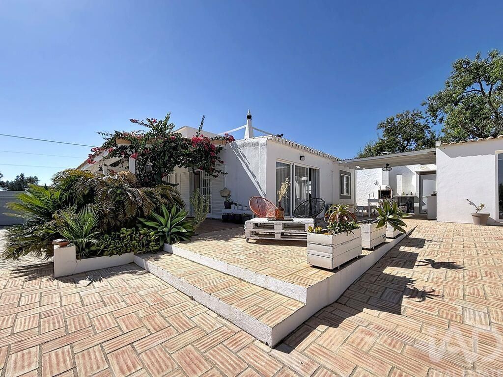Property photo 2 of 38