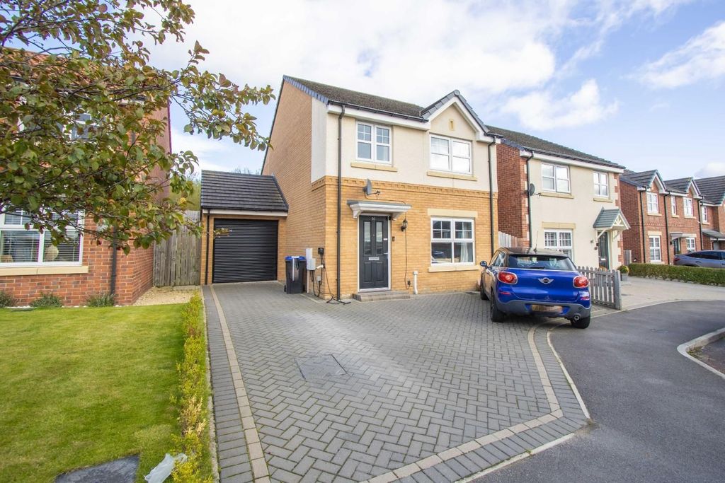 Property photo 1 of 12 Photograph 1