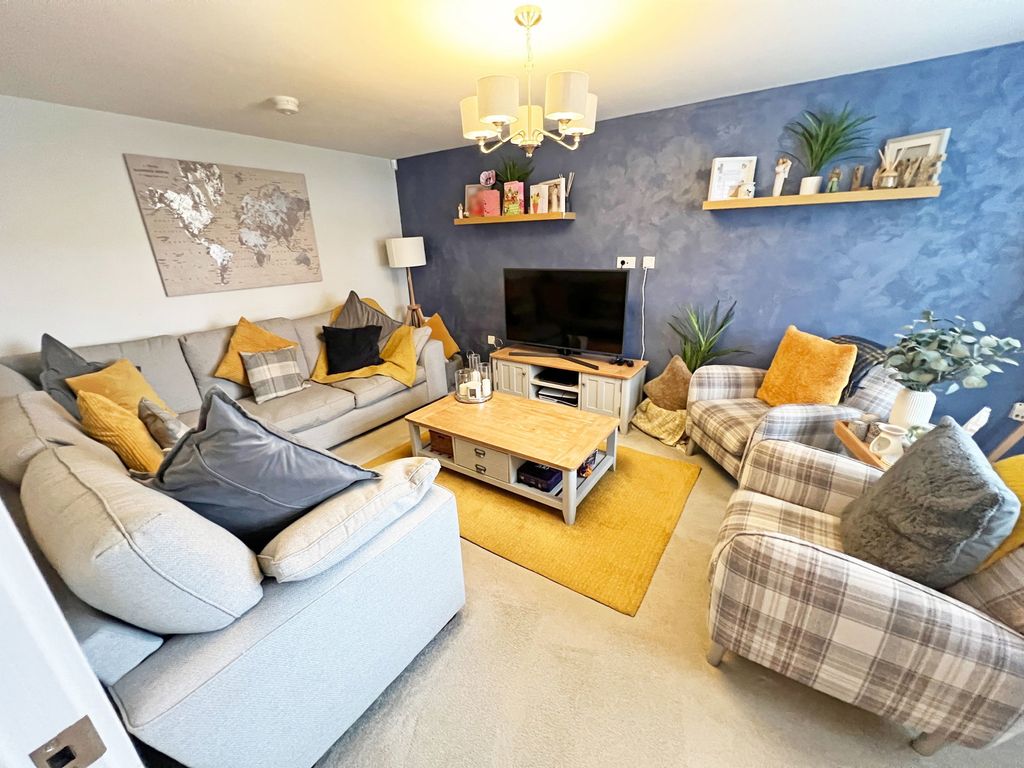 Property photo 3 of 31