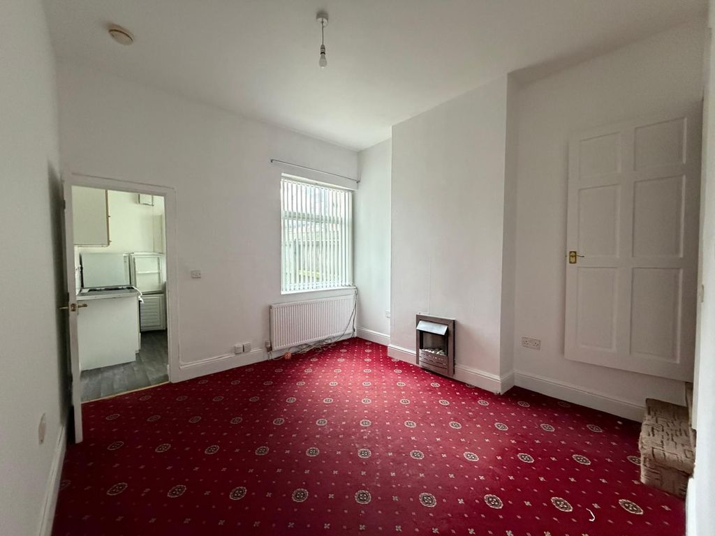 Property photo 3 of 8 Image