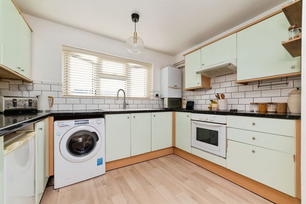 Property photo 3 of 16