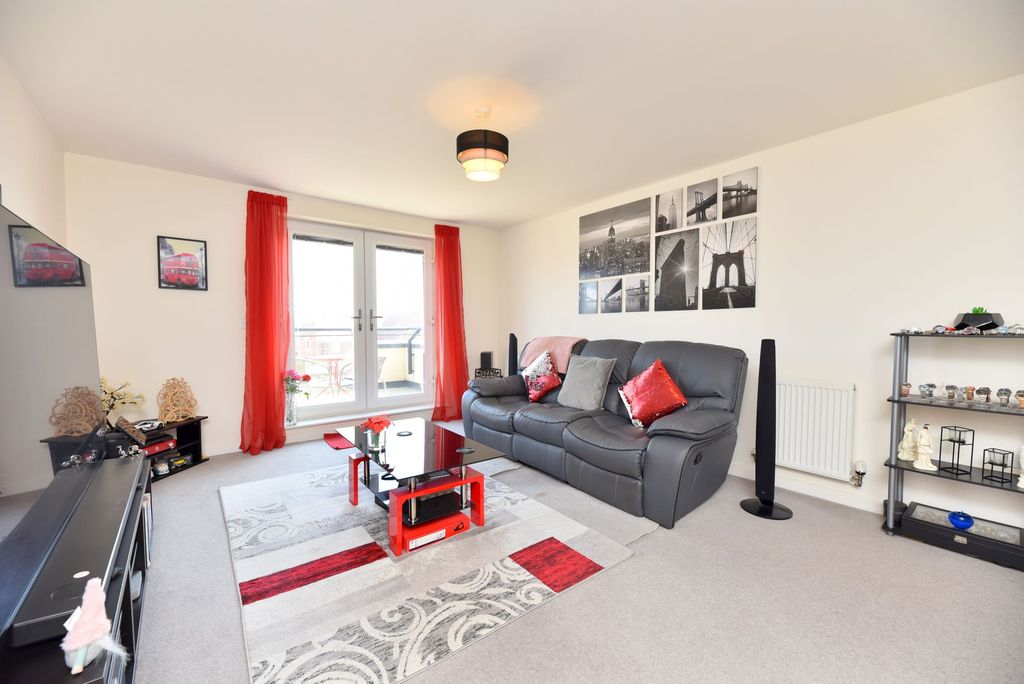 Property photo 3 of 18