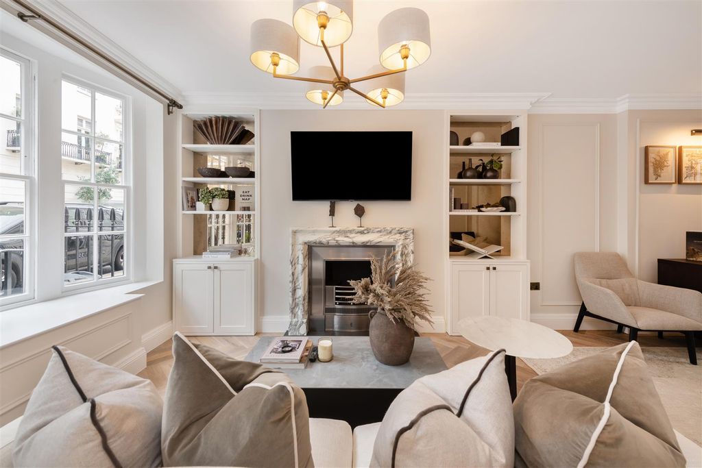 Property photo 1 of 26 39 Chester Row Hi-1.Jpg