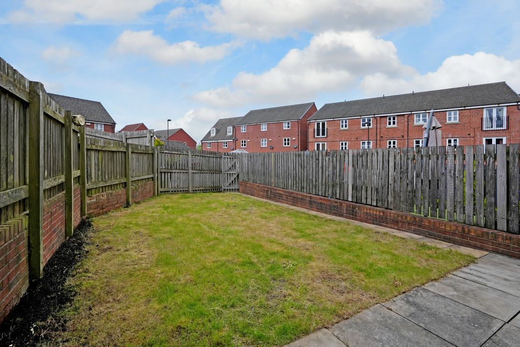 Property photo 1 of 11 Garden