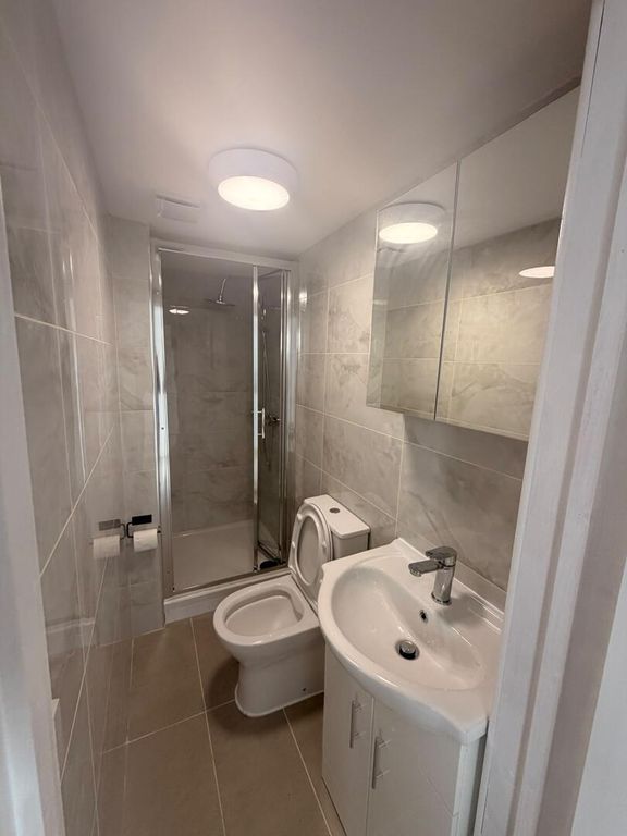 Property photo 3 of 8 Bathroom