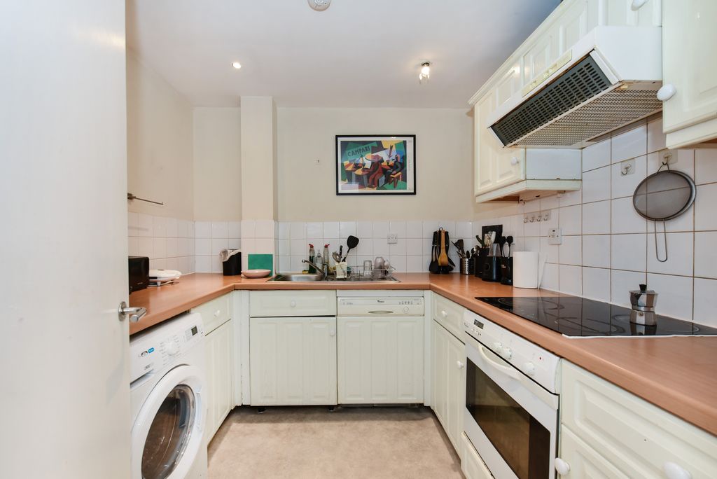 Property photo 3 of 6