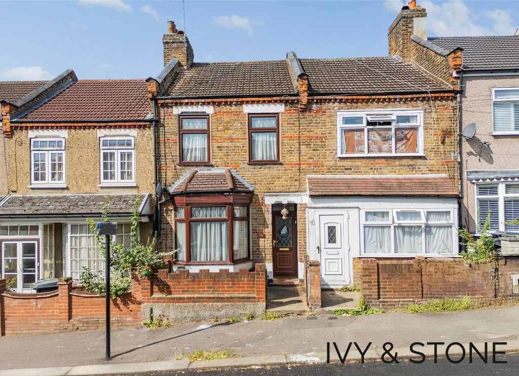Property photo 1 of 15 4308410