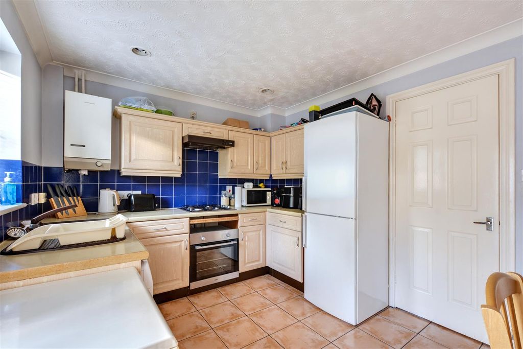 Property photo 3 of 16 Kitchen