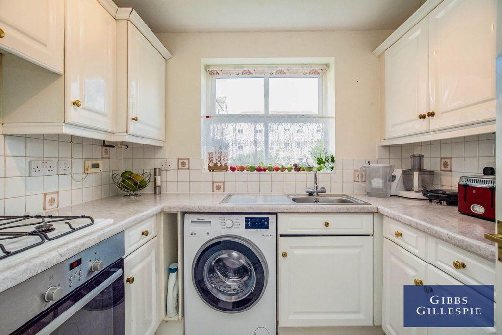 Property photo 2 of 11 2