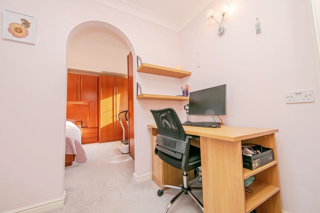 Additional image 12 of 4 bed detached house for saleLeas Road, Clacton-On-Sea CO15