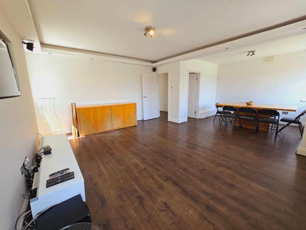 Property photo 2 of 15 Gallery