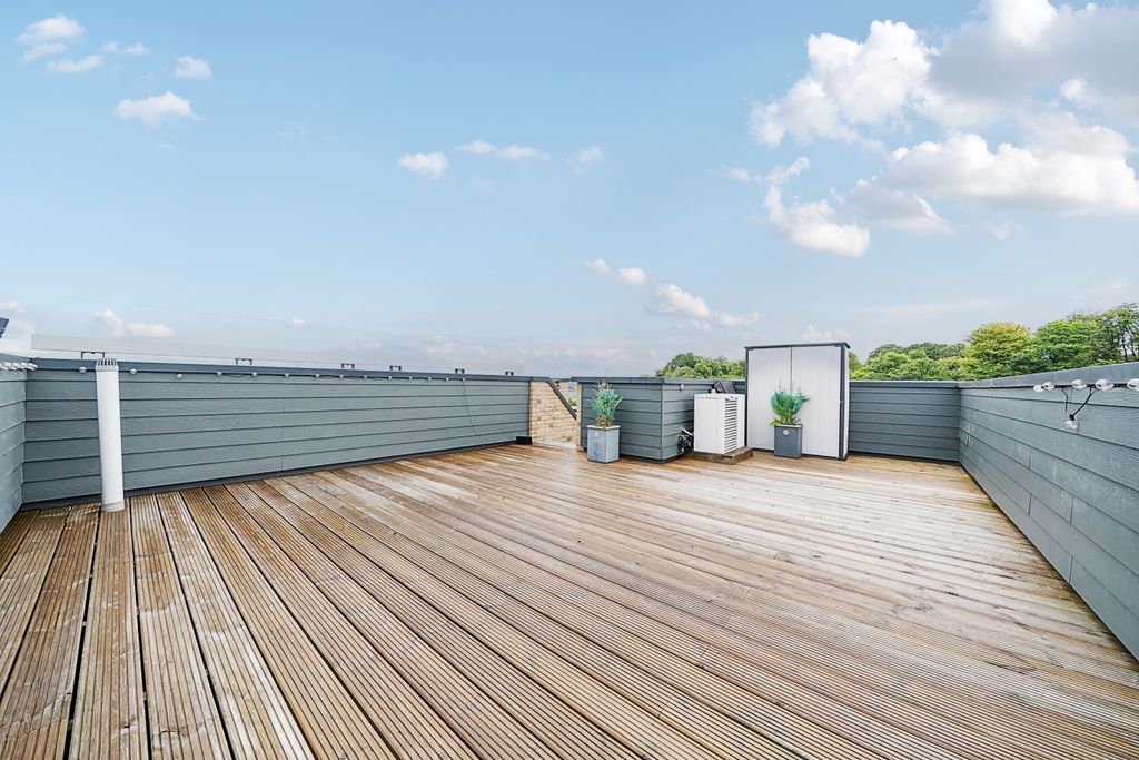 Property photo 1 of 19 Outside Space