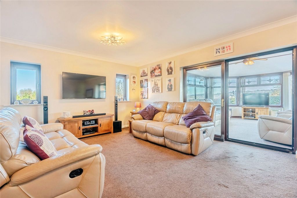 Property photo 2 of 26 Picture No. 09