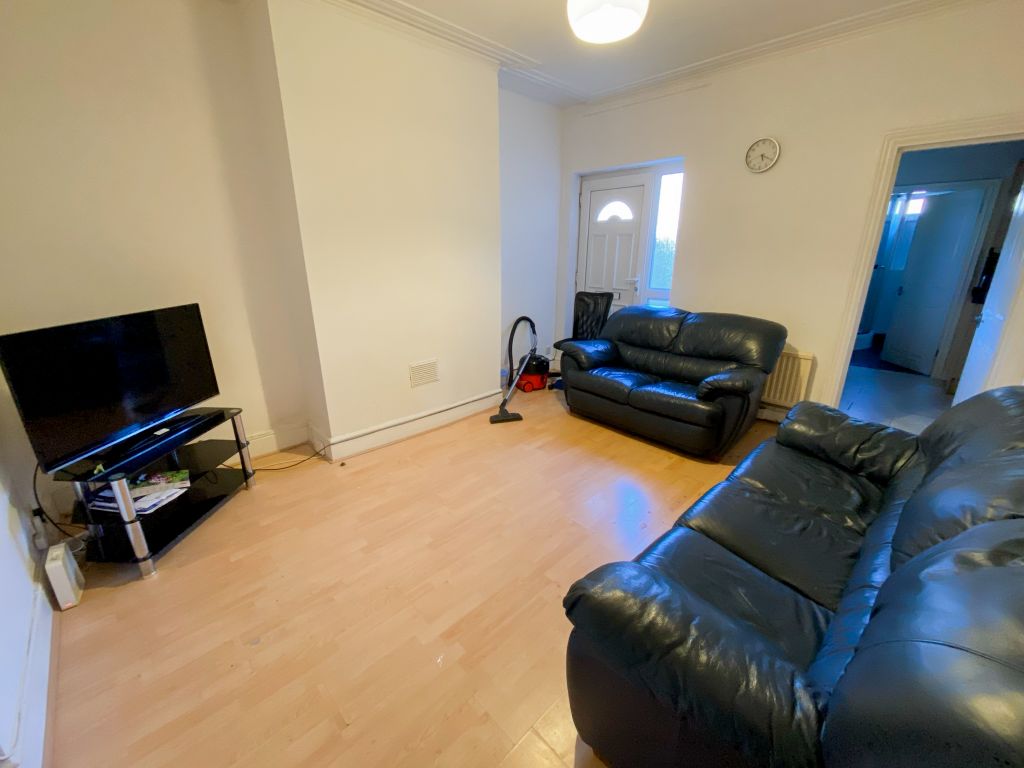 Property photo 3 of 8