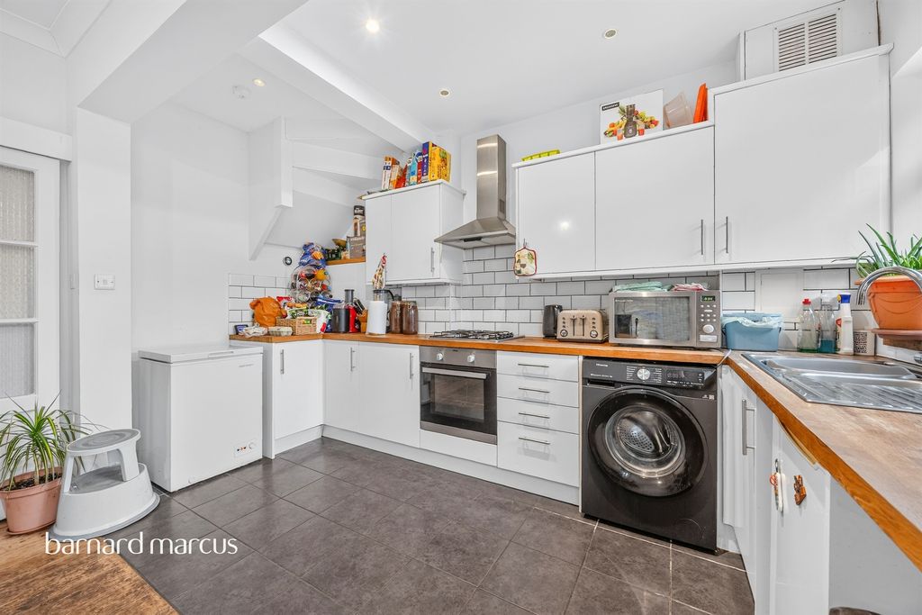 Property photo 1 of 5