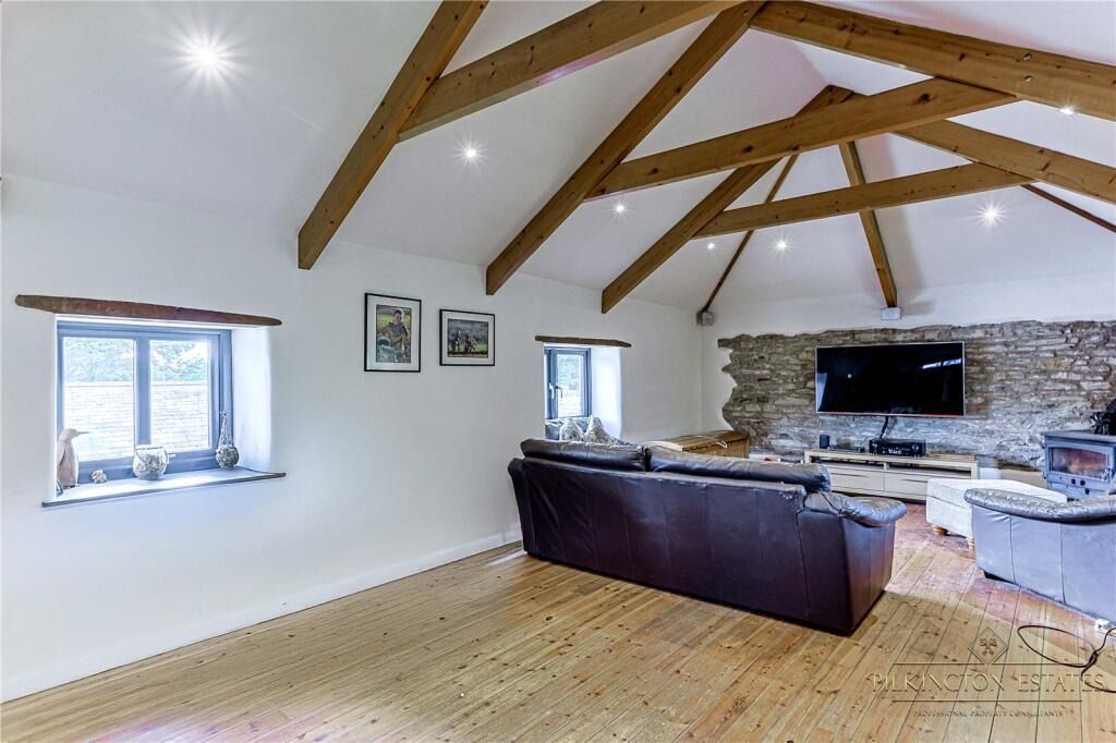 Property photo 2 of 30 4293344