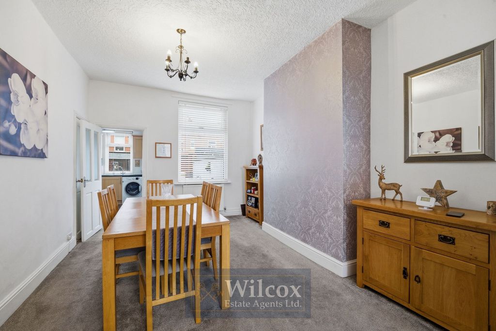 Property photo 3 of 25