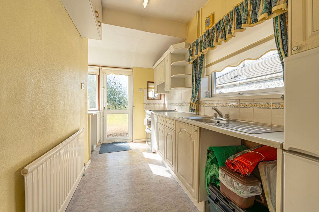 Property photo 3 of 29
