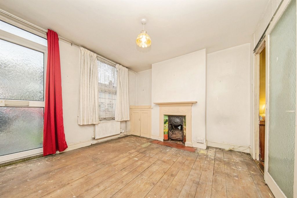 Property photo 2 of 15