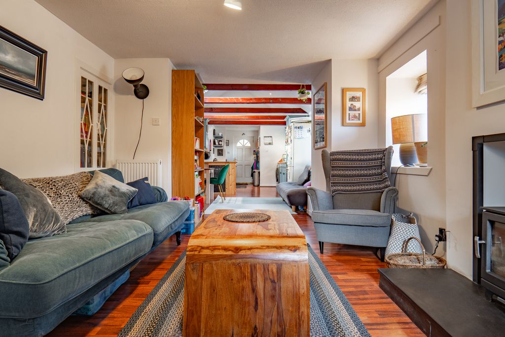 Property photo 3 of 49