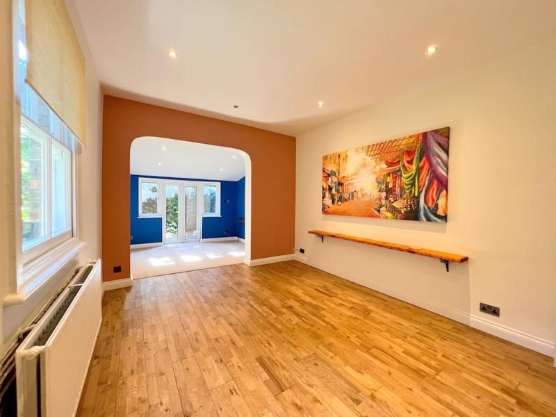 Property photo 1 of 10 Photo