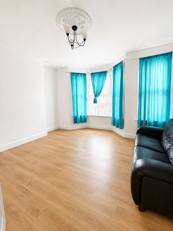 Property photo 3 of 5 7513c296-c6c6-4A71-B18A-123d04Ad1296