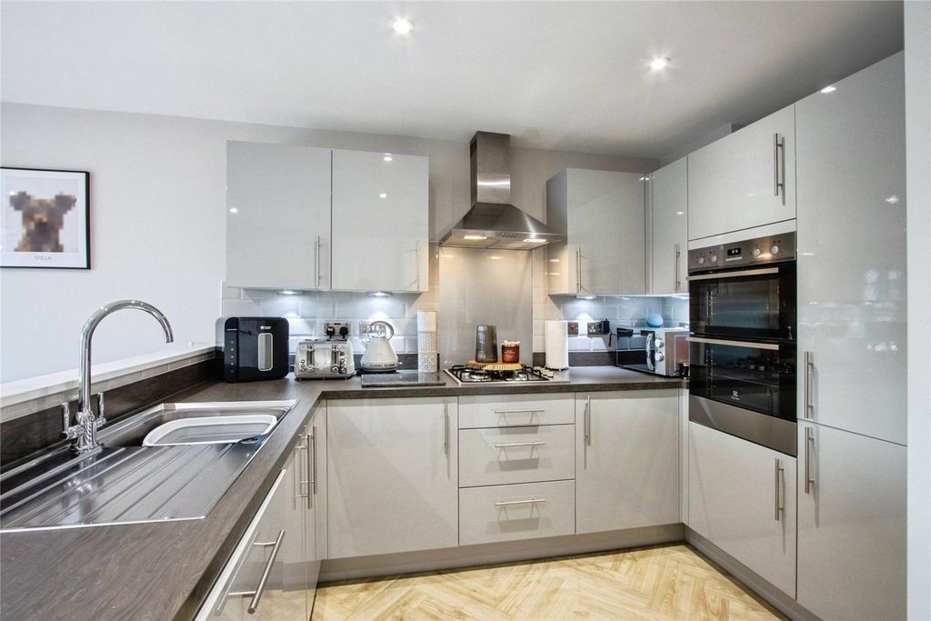 Property photo 3 of 26 Picture No. 21