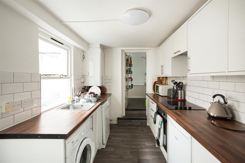 Property photo 3 of 12 Picture No 6.Jpg