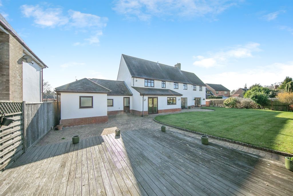 Property photo 1 of 24