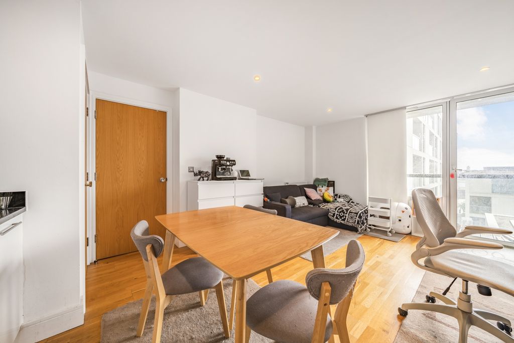 Property photo 3 of 13 Reception