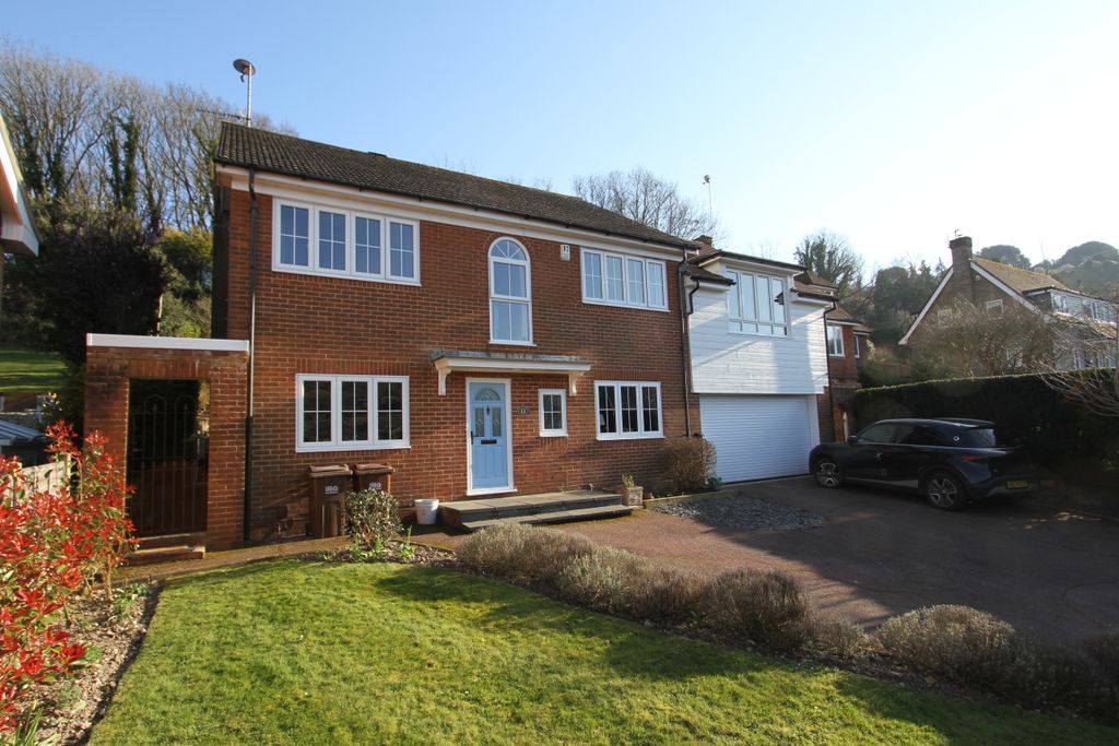 Property photo 3 of 33