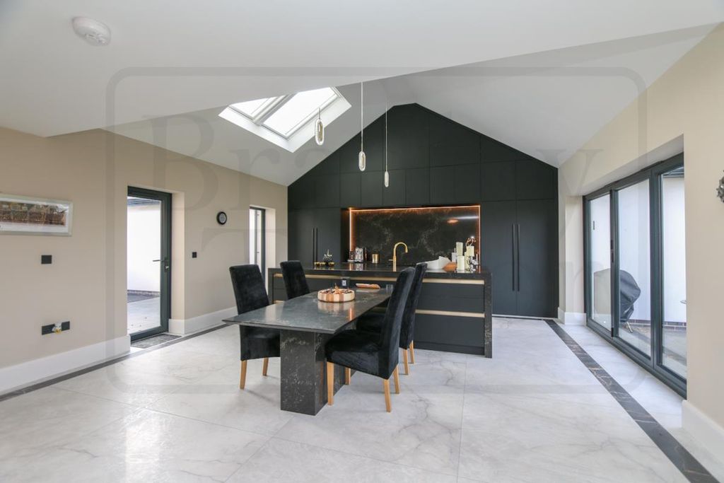 Property photo 2 of 40 Img_0707.Jpg