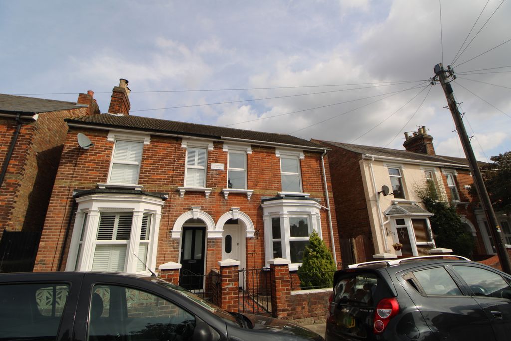 Property photo 1 of 11