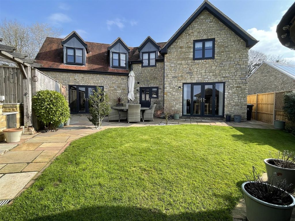 Property photo 3 of 11 Rear Aspect