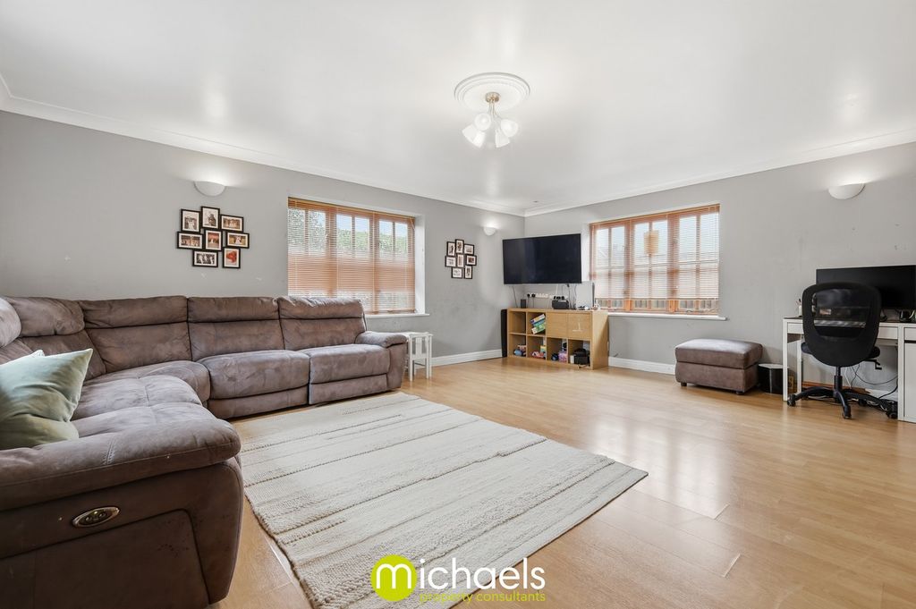 Property photo 3 of 29