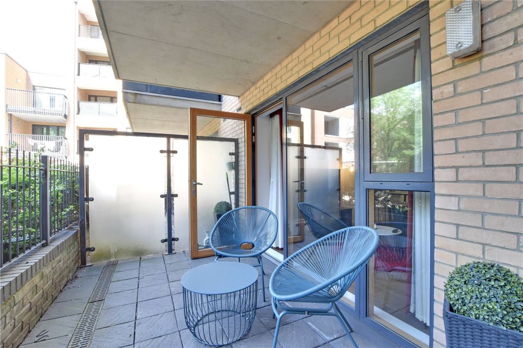 Property photo 2 of 14 Picture No. 27
