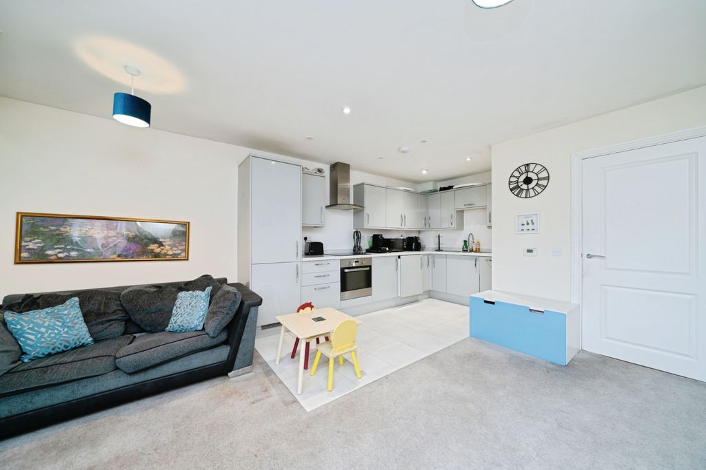 Property photo 3 of 20