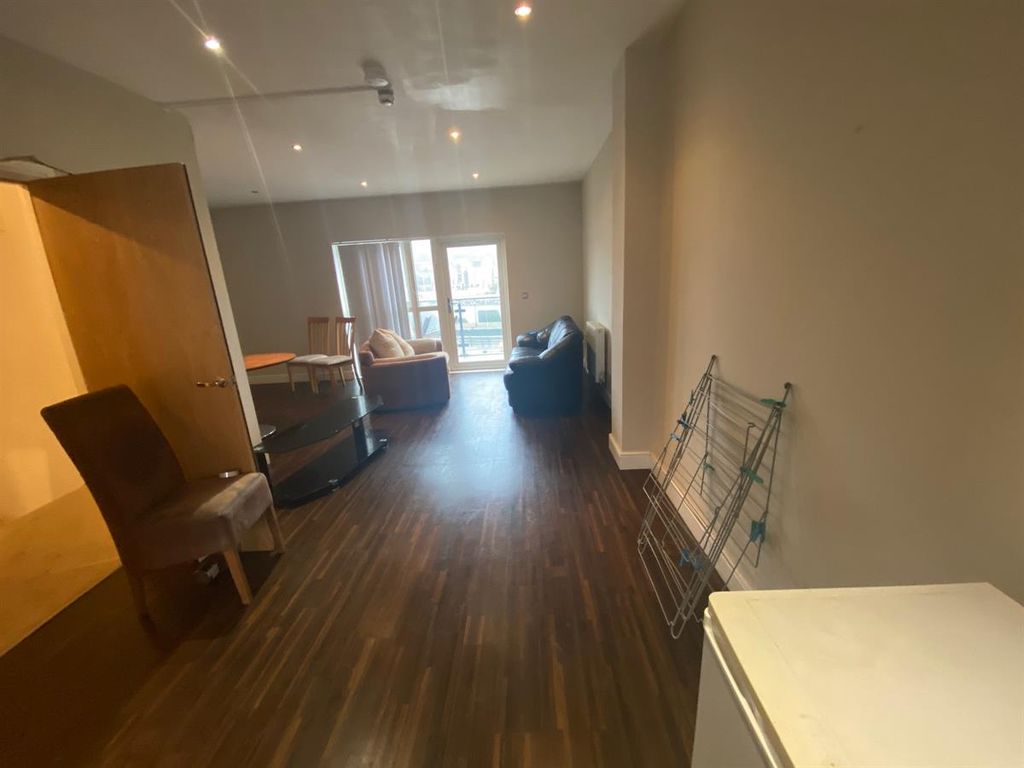 Property photo 2 of 42