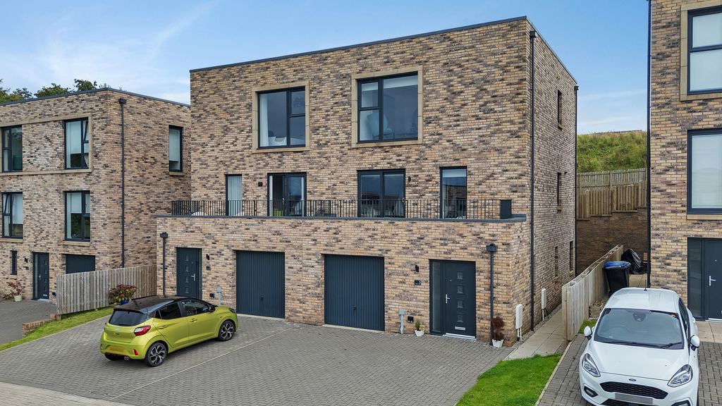Property photo 1 of 35 2-Print-Townhouse 2 The Fieldings_77