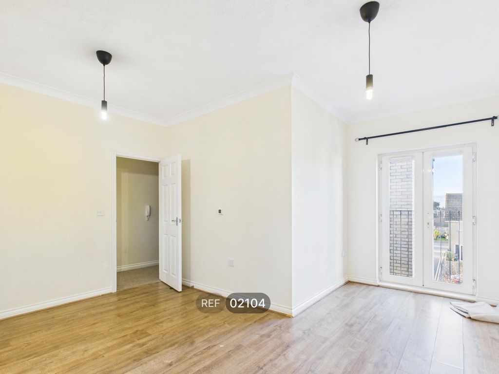 Property photo 1 of 8 Living Room