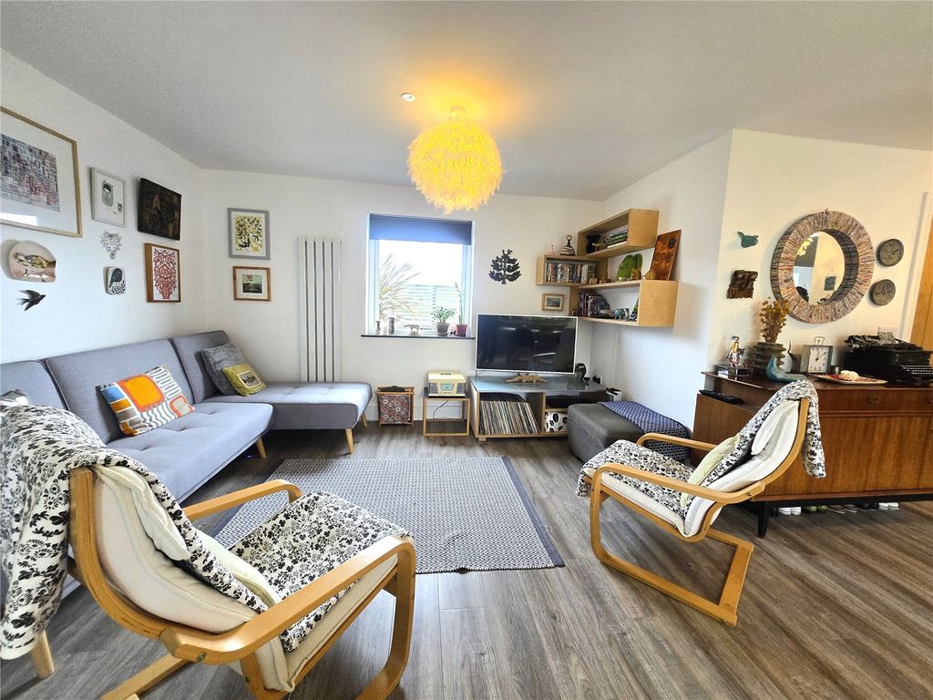 Property photo 3 of 29 Picture No. 37