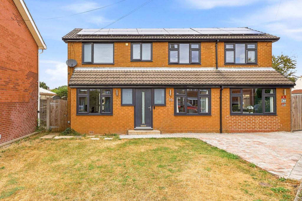 Property photo 1 of 31