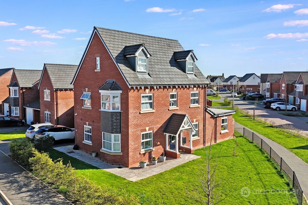 Property photo 1 of 39 4969630